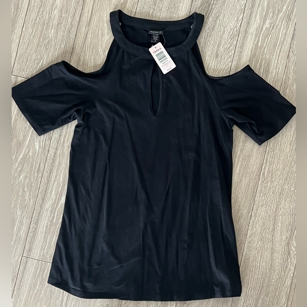 Torrid, Black, Short Sleeve Cold Shoulder Top, Size 1, NEVER WORN